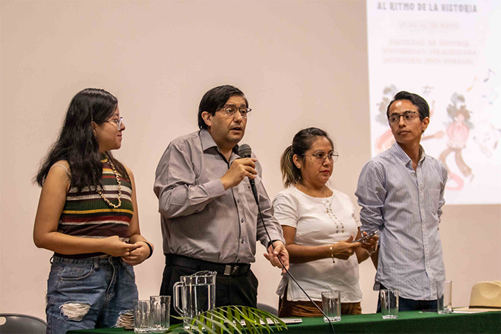 Raúl Romero Ramírez, director de la Facultad de Historia, inauguró el coloquio