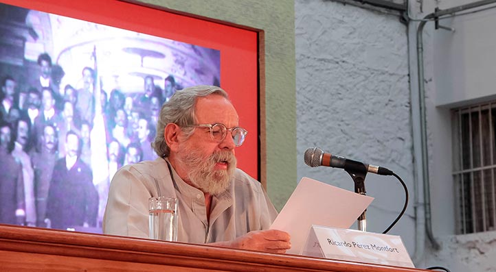 Pérez Monfort comentó que desde su origen en México, el cine ha abordado la temática documental