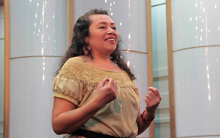 La artista Silvia Santos ofreció el concierto inaugural