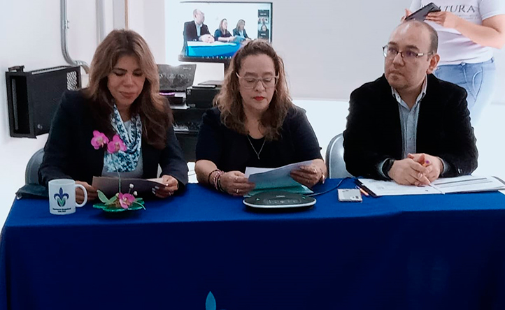 Sandra García Pérez, Maribel Domínguez Basurto y Samuel Jiménez Abad en la ceremonia de inauguración