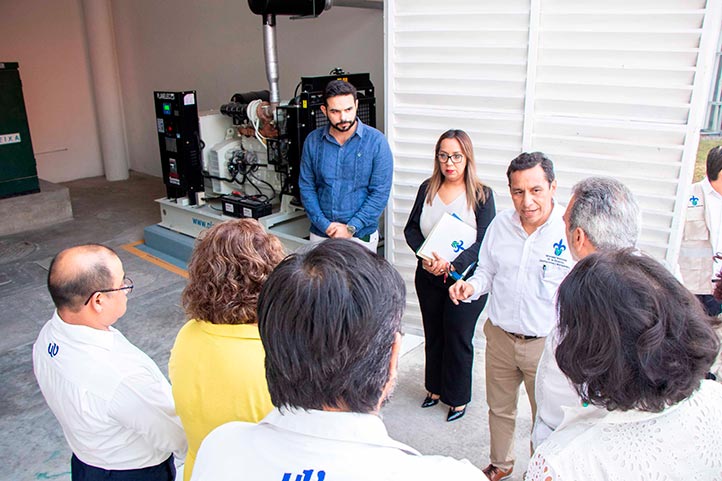 Al concluir la ceremonia, el Rector y las autoridades universitarias visitaron la Planta de emergencia y circuitos de la Vicerrectoría