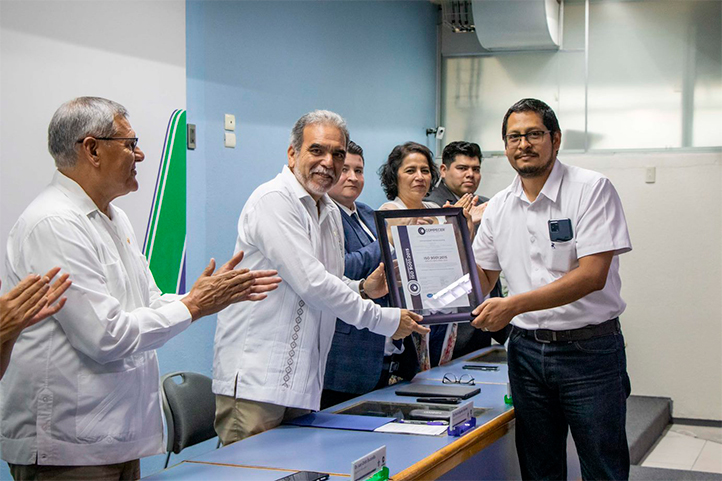 El rector Martín Aguilar reconoció el esfuerzo y compromiso de las dependencias universitarias para concretar dicho logro