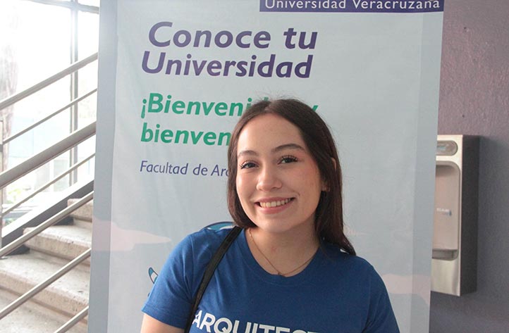 Camila Isaura Carreón Medellín dijo sentirse feliz y emocionada por iniciar su vida universitaria
