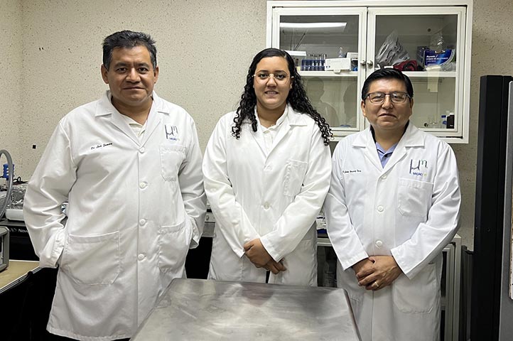 Luis Zamora Peredo, Daniela González Zárate y Julián Hernández Torres