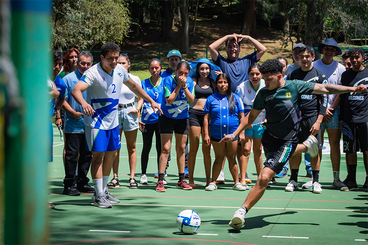 Integrantes de los equipos representativos UV celebraron el Día Internacional del Deporte Universitario, con el 1er Rally Deportivo 