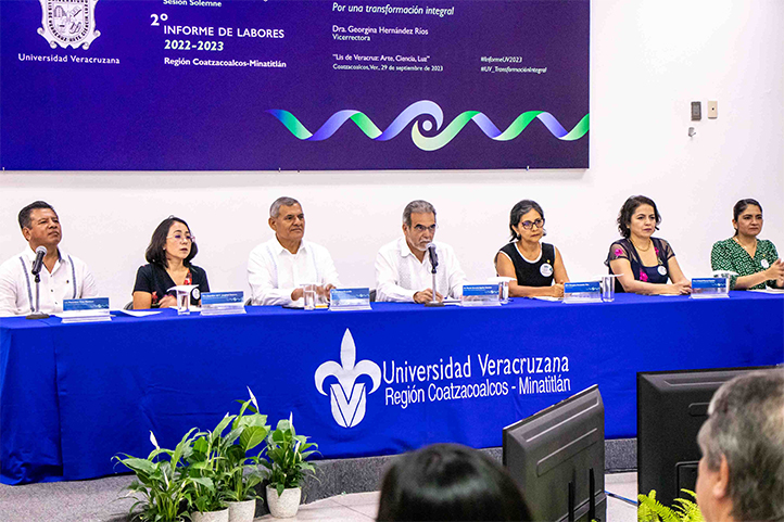 Autoridades universitarias asistieron al 2do Informe de Labores de Georgina Hernández Ríos, vicerrectora de la región Coatzacoalcos-Minatitlán
