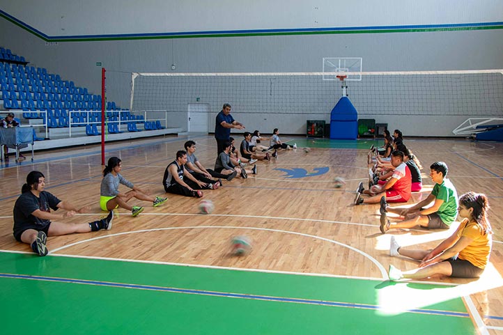 La práctica del voleibol fomenta la integración y comunicación