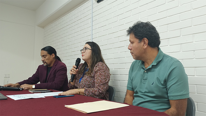 Diana Karent Sáenz Díaz, directora de la Facultad de Sociología, moderó uno de los conversatorios