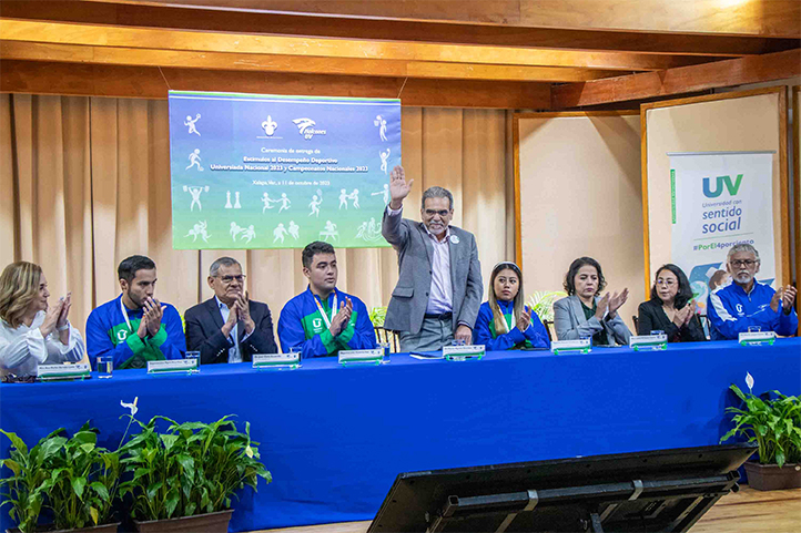 Martín Aguilar Sánchez presidió la ceremonia de entrega de Estímulos al Desempeño Deportivo 2023, en el MAX