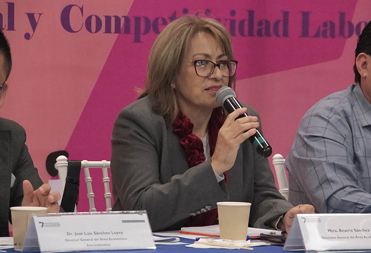 Beatriz Sánchez, directora del Área Académica de Artes, recalcó la importancia de aprender a trabajar en equipo y ser autogestivos