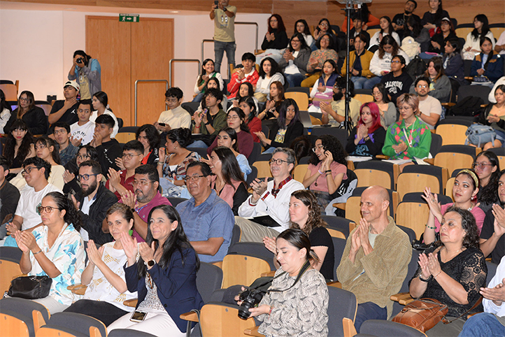 Comunidad estudiantil, académica y científica asistió al evento internacional, en la Sala Anexa Tlaqná