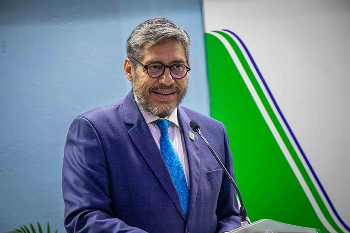 Luis Armando González Placencia, secretario general Ejecutivo de la ANUIES, asistió al reinicio de la cátedra 