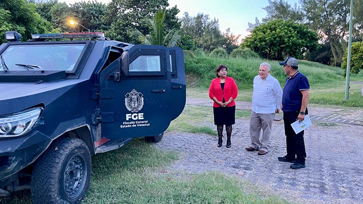 El Vicerrector y la Secretaria Académica Regional conociendo la Unidad Especializada en Combate al Secuestro 