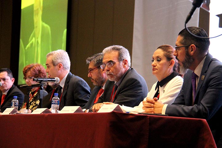 Martín Aguilar, rector de la UV, como vicepresidente de la LXIII Asamblea General 