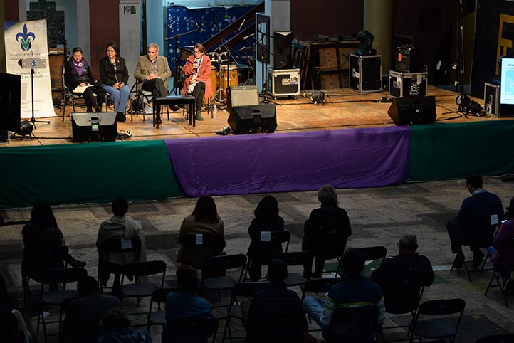 Anabel Ojeda, Lizbeth Viveros, Martín Aguilar y Verónica Morena, durante la celebración del 25N