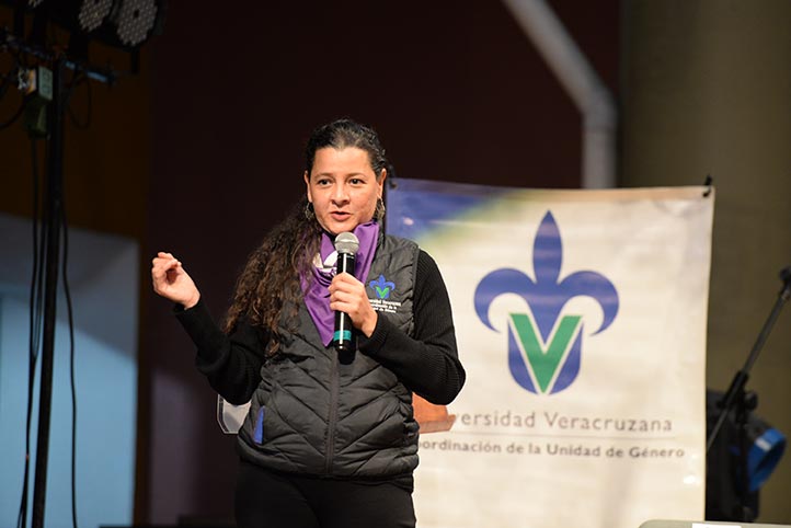 Anabel Ojeda presentó los tres manuales de atención a quejas por violencia, dirigidos a estudiantes y autoridades universitarias