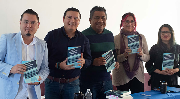 Gerardo Yorhendi Ceballos Marín, Fernando de Jesús Domínguez Pozos, Eric Abad Espíndola y Rocío López González en la presentación del libro