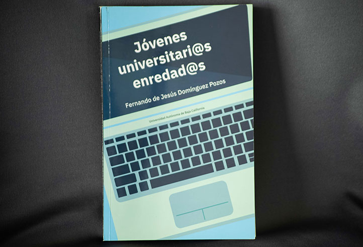 En la Facultad de Ciencias Administrativas y Sociales fue presentado el libro que contiene 42 entrevistas a estudiantes de la UV 