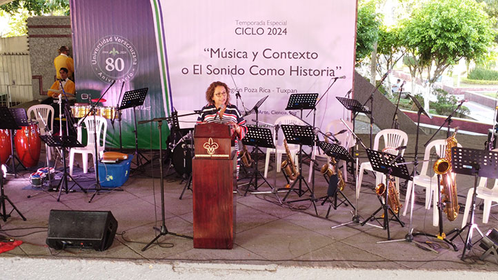 La vicerrectora Liliana Cuervo López en su mensaje de bienvenida y agradecimiento