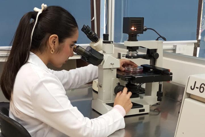 La estudiante afirmó que el Instituto de Ciencias de la Salud amplió su visión profesional 