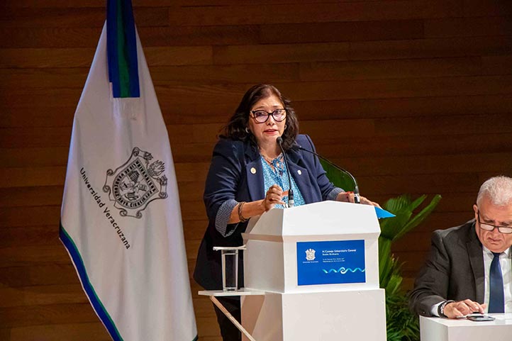 Mónica Victoria Ruiz Balcázar, directora del Sistema de Enseñanza Abierta (SEA), fijó su postura respecto al documento