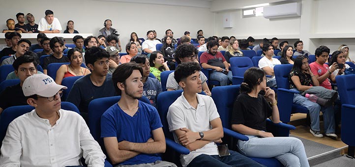  Alumnos y alumnas de la FIME y de la Facultad de Ciencias Químicas escucharon la exposición de sus compañeros 