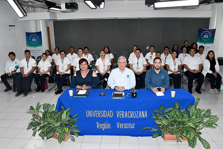  En Veracruz, los CIEES acreditaron los PE de las Licenciaturas en Quiropráctica, Enfermería, y Administración Turística 