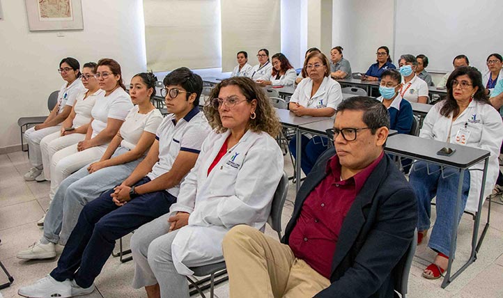 Personal médico y de enfermería atestiguó la entrega del documento 