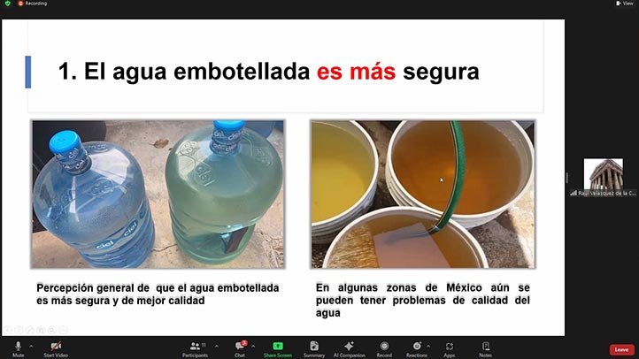 También el agua purificada y envasada suele cobrar coloración extraña 