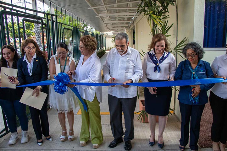 En la Unidad de Humanidades de Poza Rica se hicieron adecuaciones en el área de acceso y se creó un espacio de esparcimiento 