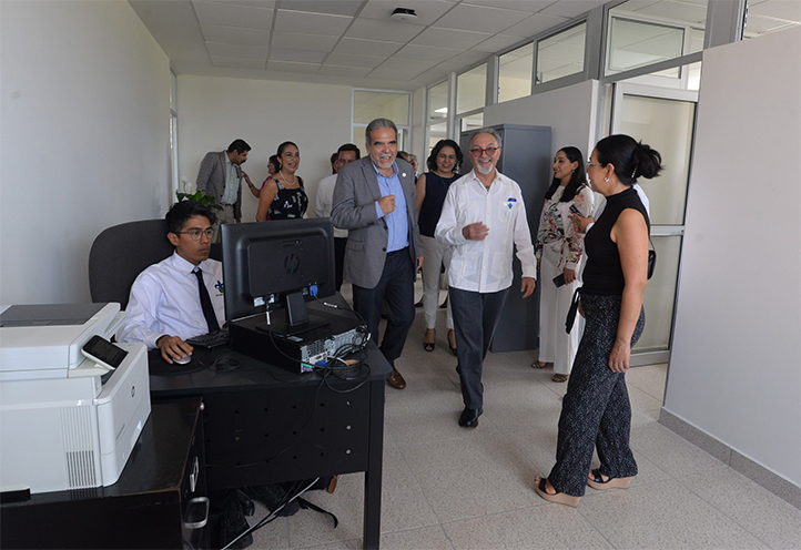 Martín Aguilar y Edgar González recorrieron las instalaciones recién inauguradas 