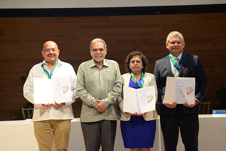 Docentes galardonados con el Premio al Decano