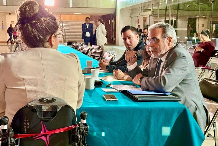 En su intervención, el Rector de la UV destacó el compromiso que su administración mantiene con la salud  