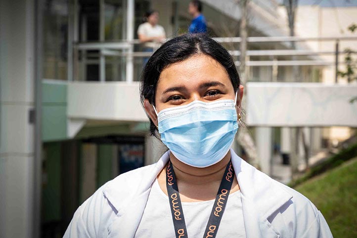 Carmen Valle Villa, pasante de Estomatología del IMSS 