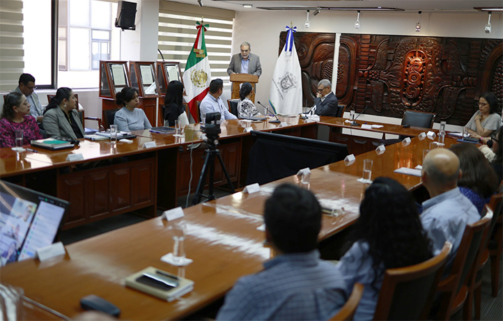 El Rector aseguró que la adopción de estas normas internacionales permite a la UV transitar hacia una gestión más razonada, completa y participativa 