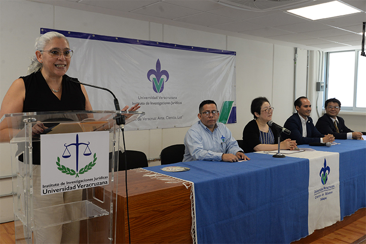 Adriana Abad, directora de los Centros de Idiomas, agradeció la participación con integrantes de tres sedes: Xalapa, Córdoba y Coatzacoalcos 