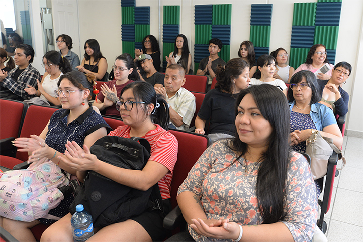Amigos y familiares se dieron cita en el aula audiovisual del IIJ para el concurso 
