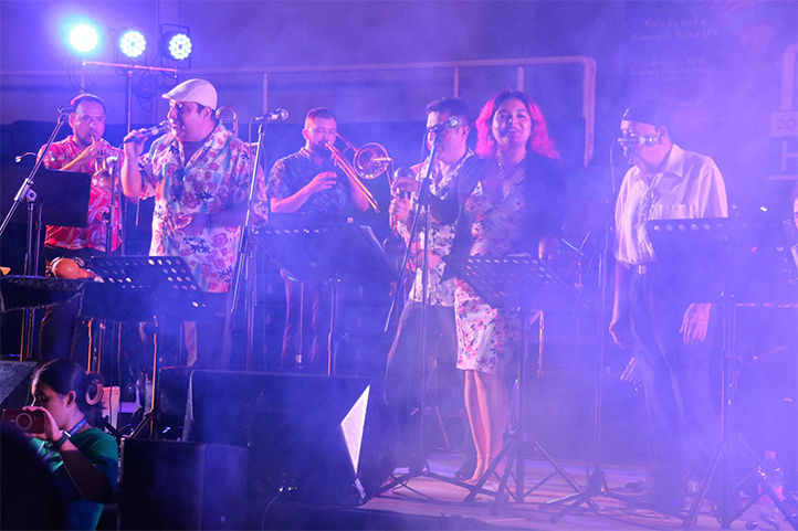 La Orquesta de Salsa UV cuenta ha hecho bailar a generaciones por más de 45 años 