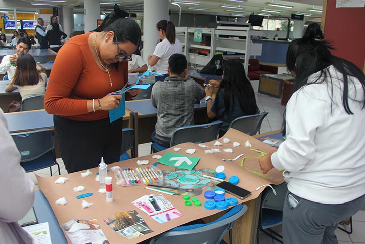 El Centro de Autoacceso USBI-Xalapa realizó talleres ecológicos para conmemorar el Día Internacional de la Madre Tierra 