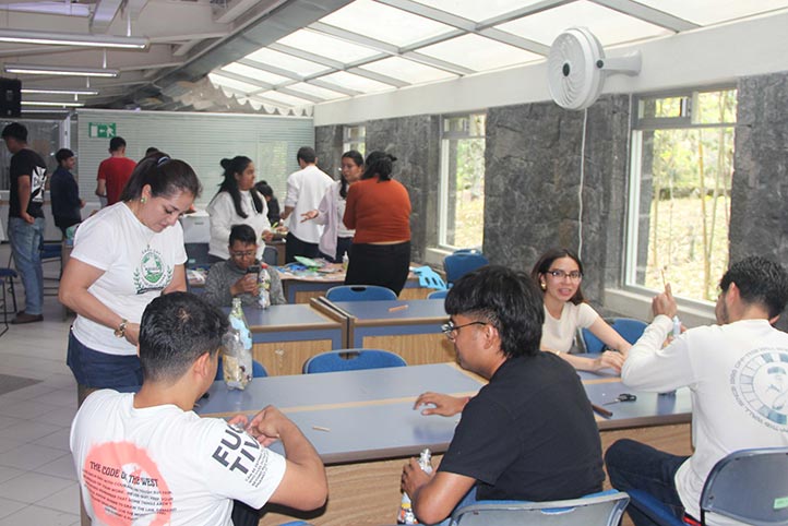 Comentó que es la primera ocasión que la organizan, logró convocar a aproximadamente 80 estudiantes