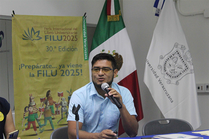 Josué Antonio Ibarra Rodríguez, de la UAEM, presento la conferencia magistral “La lectura y la escritura en la era digital ¡Ahora con IA!”
