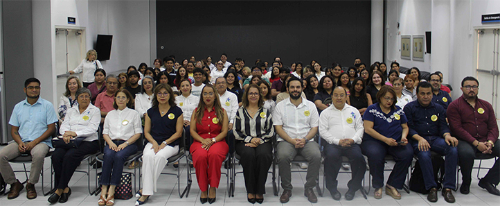 Autoridades universitarias, estudiantes y público en general asistieron a la conferencia