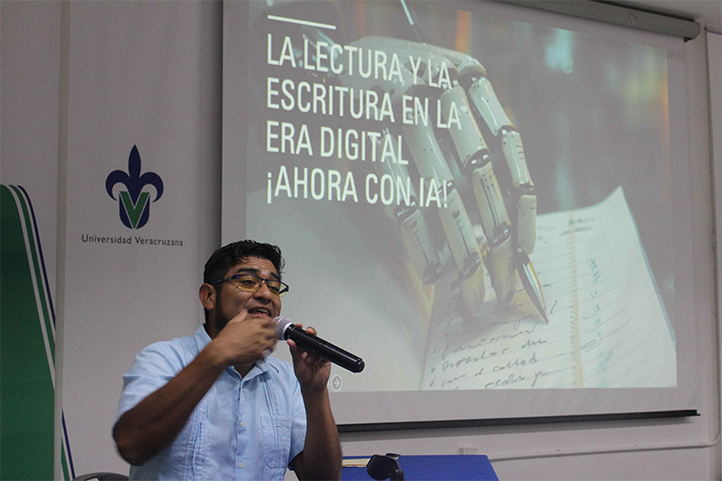 La IA está transformando la escritura, destacó Josué Antonio Ibarra