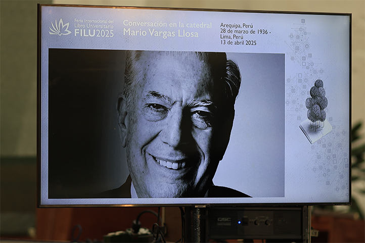 En el homenaje al Nobel de Literatura (2010) Mario Vargas Llosa, se destacó su relevancia en la literatura latinoamericana e internacional 