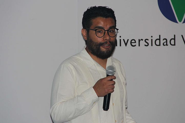 Benjamín Aranda, de la ENES-León, impartió la conferencia en el marco del Foro Académico 