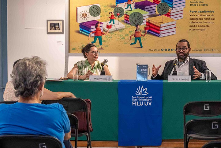 Magali Velasco y Omar Delgado presentaron el libro Los mil ojos de la selva en la FILU 2025 