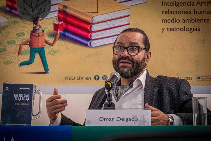 Omar Delgado reconoció que es un apasionado de la historia y por ello lo mezcló con el género fantástico y el misterio 