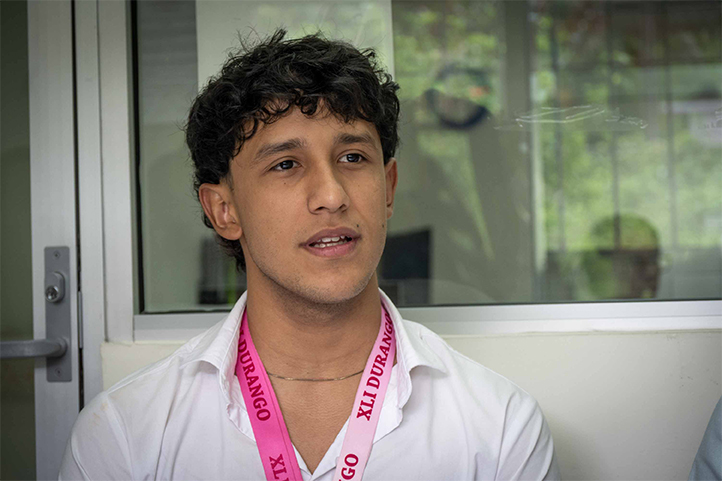 Vince Vera ganó el primer lugar en declamación nacional dentro de la olimpiada 