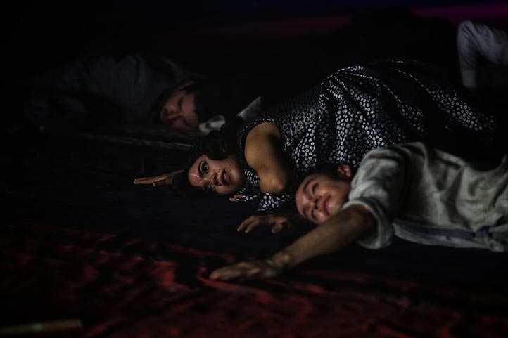 La Organización Teatral de la Universidad Veracruzana (Orteuv) celebró un hito histórico con el estreno de Derretir las esquinas, dirigida por David Gaitán, en Estridentópolis, Teatro Universitario 