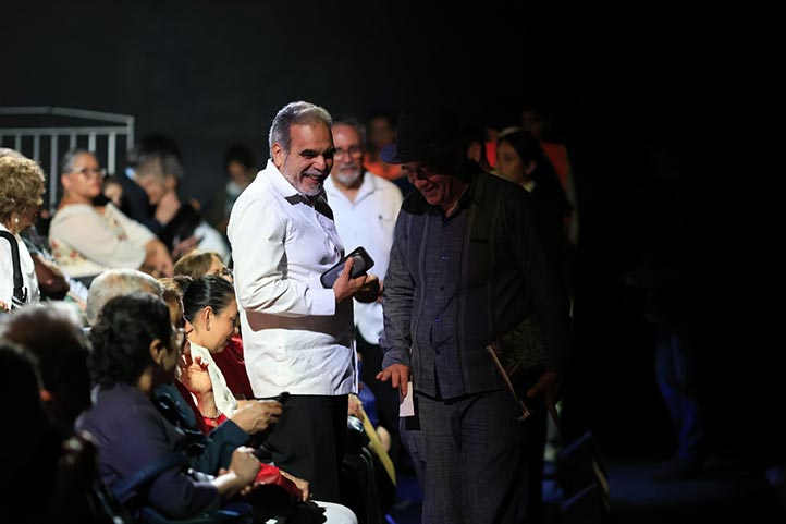 El director artístico de la Orteuv, Mario Espinosa Ricalde, agradeció al rector Martín Aguilar Sánchez por su visión respaldo y compromiso para materializar este proyecto